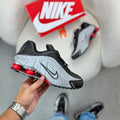 Nike Shox R4