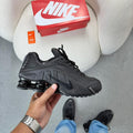 Nike Shox R4