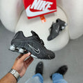Nike Shox R4