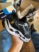 Mizuno Wave Stratos 3