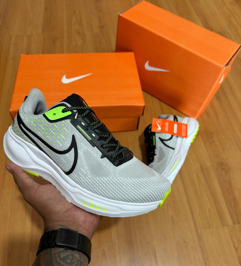 Nike Vomero 17