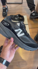 New Balance 990